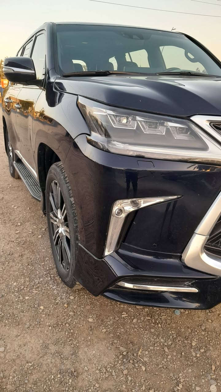 سلام عليكم
5700 لكزز 2018 خليجي رقم بغداد بسمي بيها صبغ السونار مع الصور  معروفه المواصفات بدون ذكر  ماشيه 125

الموقع جديدة الشط السعر 425 وبيها مجال 

***********  اعتذر عن المراوس
