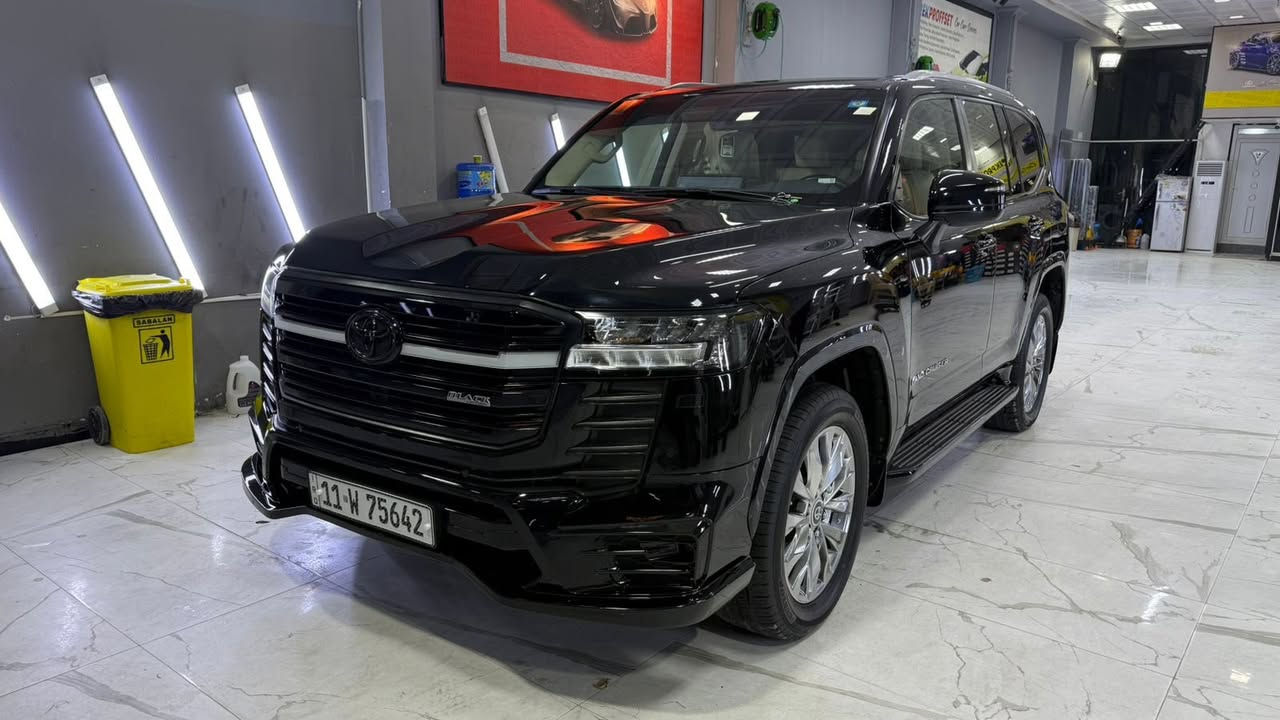 السلام وعليكم لاندكروز ساز بلاك موديل 2024 كفالة عامة ماشية 53000باسمي مكان شارع فلسطين او زيونة السعر 68000 الف دولار الاتصال ***********
