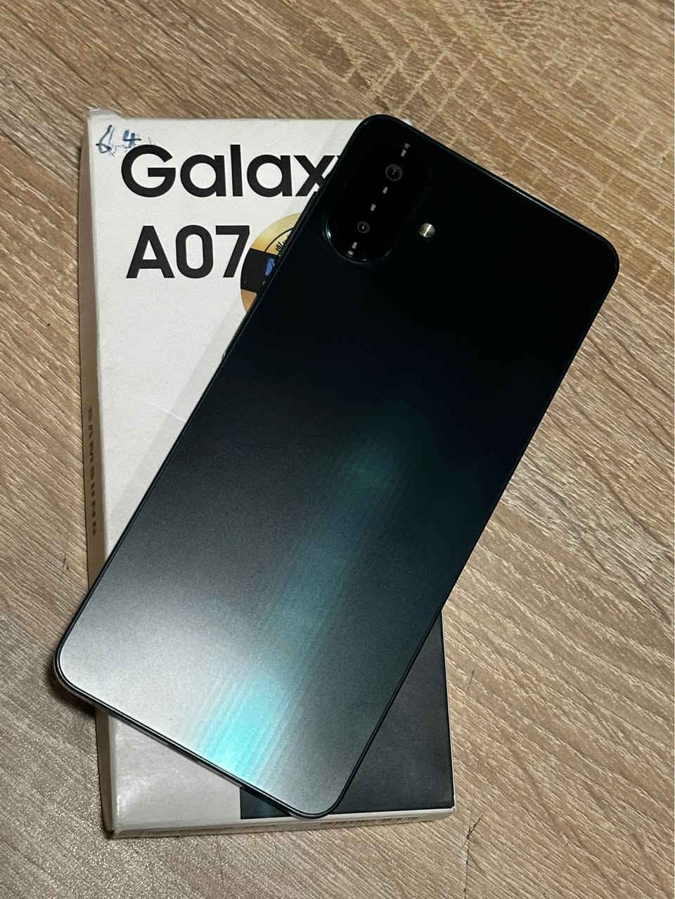سامسۆنگ A07، زۆر خاوێن و بێ کێشە (100/100). ڕام 4 گێگا و میمۆری 64 گێگایە. مۆبایلەکە زۆر کەم بەکارهاتووە، لەگەڵ کارتۆن و کێبڵ ئەسڵییەکانی خۆی. 64G ڕام: 4Gb نرخ: 115,000 دینار
***********

‎سامسونج A07 الجديد، نظافة تامة 100/100. الرام 4
جيجا والذاكرة 64 جيجا. الجهاز استخدامه قليل جداًوممتاز، يأتي مع الكرتونة والشاحن الأصلي.
السعر: 115,000 دينار عراقي
*********** أربيل, العراق
