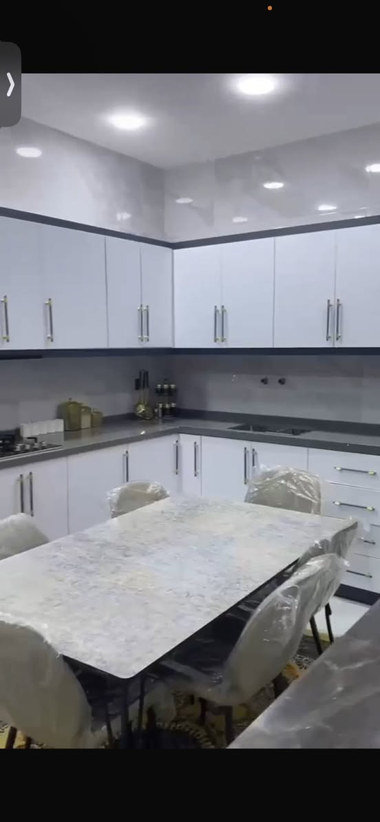 مزرعة في المدائن للاستثمار والترفية🌹
بمساحة 800 متر ✏️ 
تحتوي على بيت بناء حديث 🏠 
مسابح عدد 2 🏊‍♂️ 
حدائق كبيرة 
ابراج لطيور الزينة
كرڤان للحارس
مولد كهرباء ⚡️ 
طابو صرف
باسم شخص واحد ☝🏻 
السعر جدا جدا مناسب 
300 مليون دينار عراقي 💵
للتواصل والاستفسار:
***********
