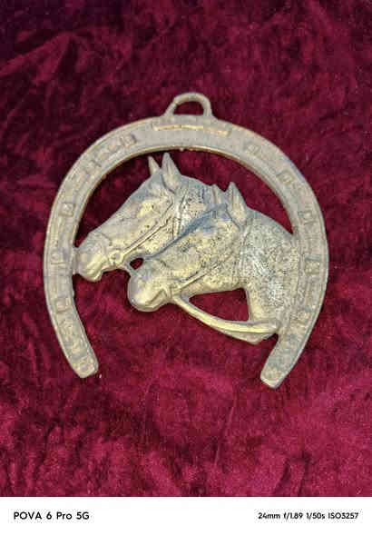 السلام عليكم انتيكات للبيع
  تواصل على خاص أو واتساب ***********‬‏
عندي خدمه توصيل كافة العراق
