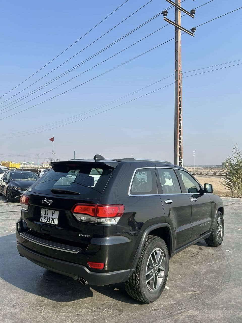 السلام عليكم جيب موديل 2020 لمتد فول للاخير كشنات تبريد وبنوراما
المواصفات 
بانوراما - كشنات خزن وتبريد وتدفئه - تدفئة بالستيرن
مري تعتيم -فور ويل - باقي المواصفات المعروفة 
حادث امريكا جاملغ وبنيد مستبدل ومصبوغ سطحي لا لغد ولا شاصي كفالة شرط السونار وبيها بالعراق الجاملغ الثاني شبر بارد وملزوك فابلون حته ممصبوغ
ماشيه ٧٠ ميل  مناقصها شي ولا كلوب بالدشبول مشتغل
السعر 217 وبيها مجال مكانها الصويرة
***********
