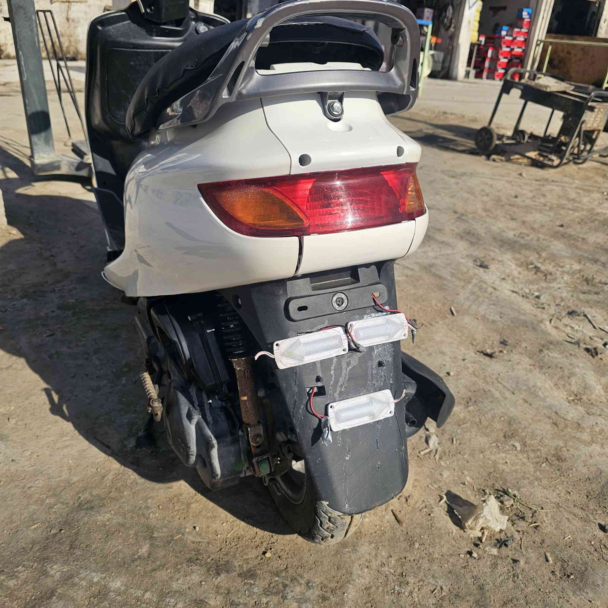 سلام عليكم  دراجه البيع رمبه ما مفتوحه شرط  بابل القاسم  رقم ***********
