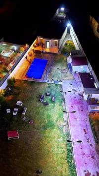 � وين رايح؟ تعال لـ مزرعة جَو 😎 لعد بعدك ما مجرب الراحة والضحك والسوال...