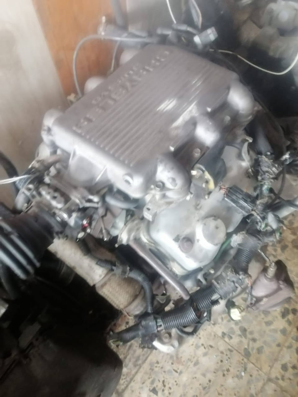 محرك سياره كالوبر 3000 محرك كامل وشغال شرط تأخذه كامل هوه وتفرعاته قيم وخذ الله شاهد ماخذه بس محرك 7 اوراق هوه كامل تعال وشوف شوفت عينك تواصل خاص او على رقم ***********
