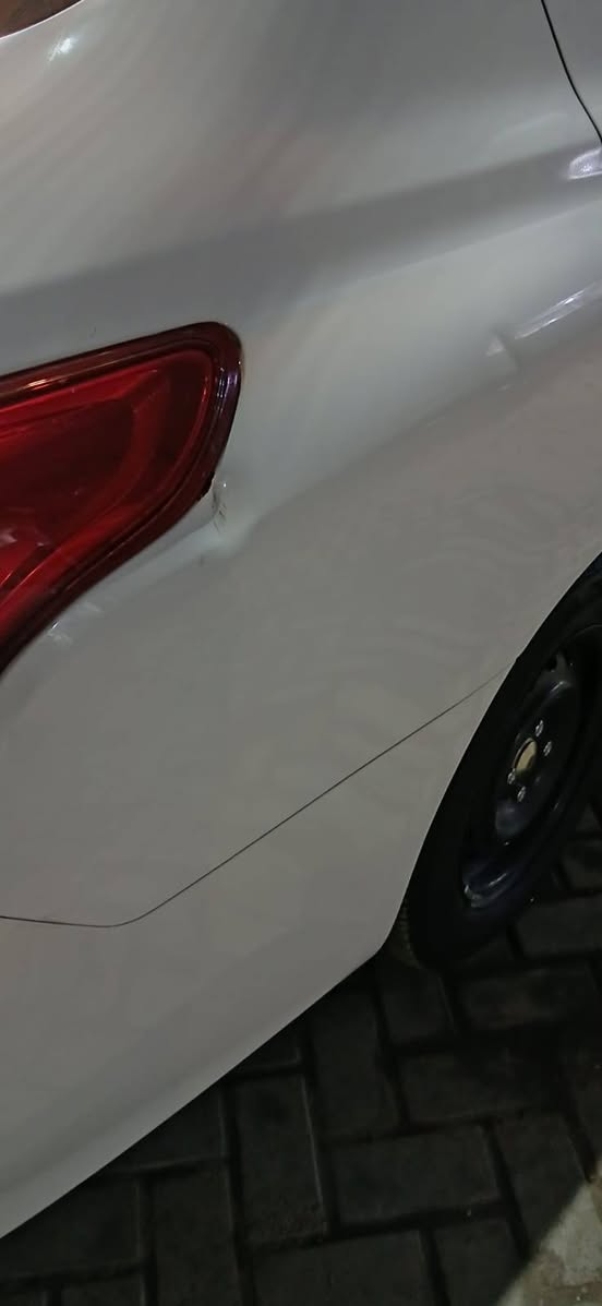 سلام عليكم سني هندي مو ديل 2019 بغداد باسمي رقم انكليزي جديد  ماشية 56100فقط قابلة للزيادة مكفولة من الصبغ والضربات كير محرك صدر تبريد مكفول تحكم ستيرن بلادي حساسات سبايدر بروجكتر بيها بارد 4اصابع موضح بالسونار كاميرا صغيرة بالمرأة موجودة بالكريعات اريدها 114ورقة للاتصال *********** يوجد واتس
