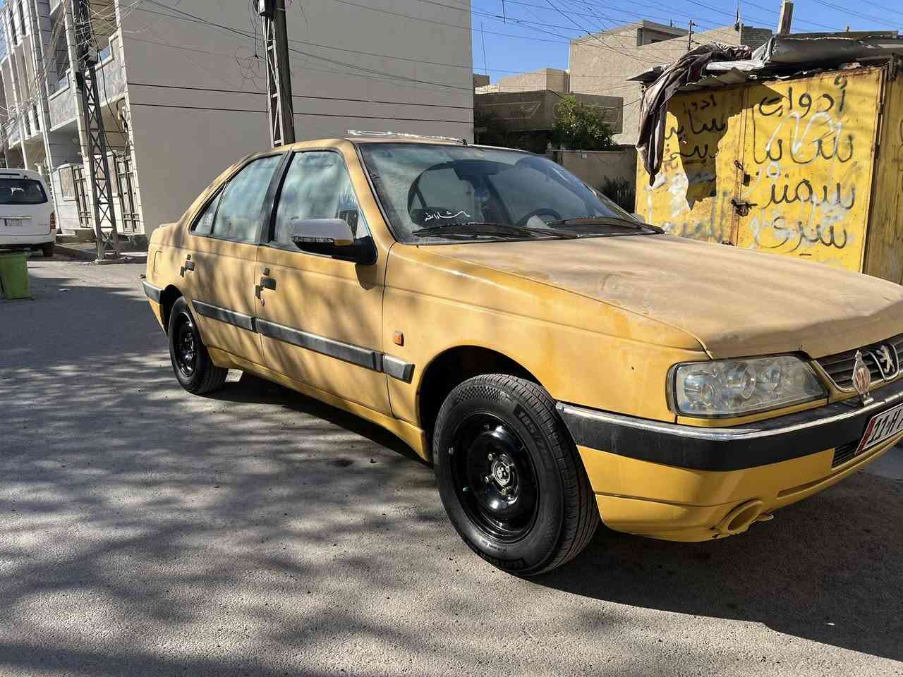 اسلام عليكم بيجو لميس 2016 بيها صبغ باب سايق وهلال خلفي وره الصدر   سياره جاهزه من كلشي بس المكينه بيها دخان مكاني بغداد الشعب السعر 42بيها محال بسيط ***********
