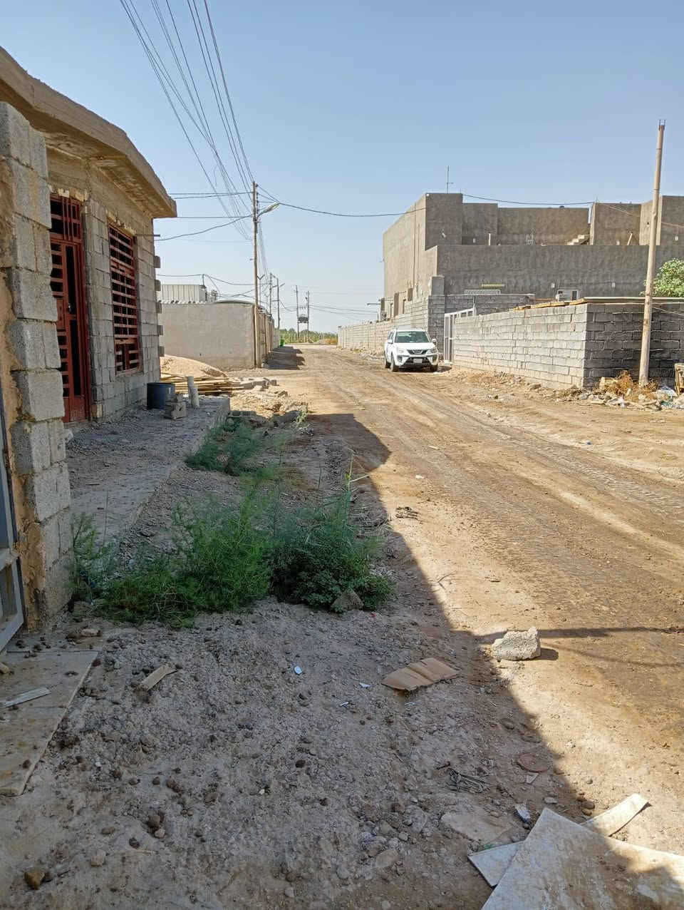 مشتمل 50مترللبيع
نص بناء نص سندويش
يحتوي على غرفة وصاله وملحقات
مطبخ وحمام
موقع يبعد عن سيطرة سويب خمس دقايق قرب بانزين خانه سفينة النجاة ومدرسة الحلواني
قربية عن الشارع
أي استفسار 0773 716 3263
