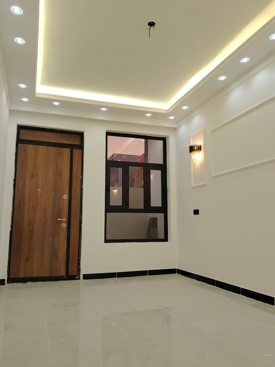 #لدينا_دار_للبيع مساحه 100 متر واجهه 6 وربع ونزال 16 طابو زراعي سند 25 قرار محكمه البيت يحتوي على3 غرف نوم وصاله وستقبال ومطبخ  العنوان بغداد الدورة مدخل البوعيثه مجمع الحليم 
هاتف ***********
