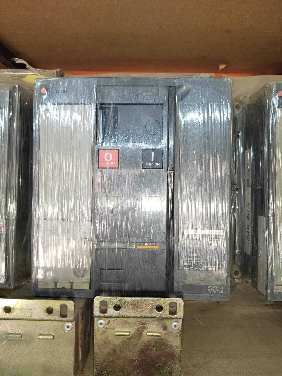 قواطع منتشر ومولدد استراد وجديد شنيدر و ABB 01065004819


**إذا كنت صاحب هذا الإعلان وتريد حذفه لأي سبب، رجاءا أرسل رسالة إلى الدعم الفني**