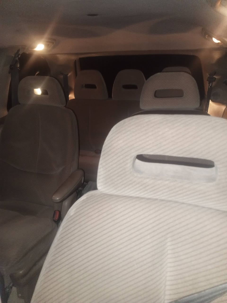 السلام عليكم
دوج كرفان للبيع 7راكب موديل 1998محرك 3300كير اوتوماتيك صدر خلفي امامي خير من الله كهربائيات كلها شغاله تخم تاير سياره جاهزه مابيها اي نقص شرط التحويل مباشر سنويه لحد 2030

السعر .48وبيها مجال بسيط 

للاستفسار الاتصال على الرقم ***********
