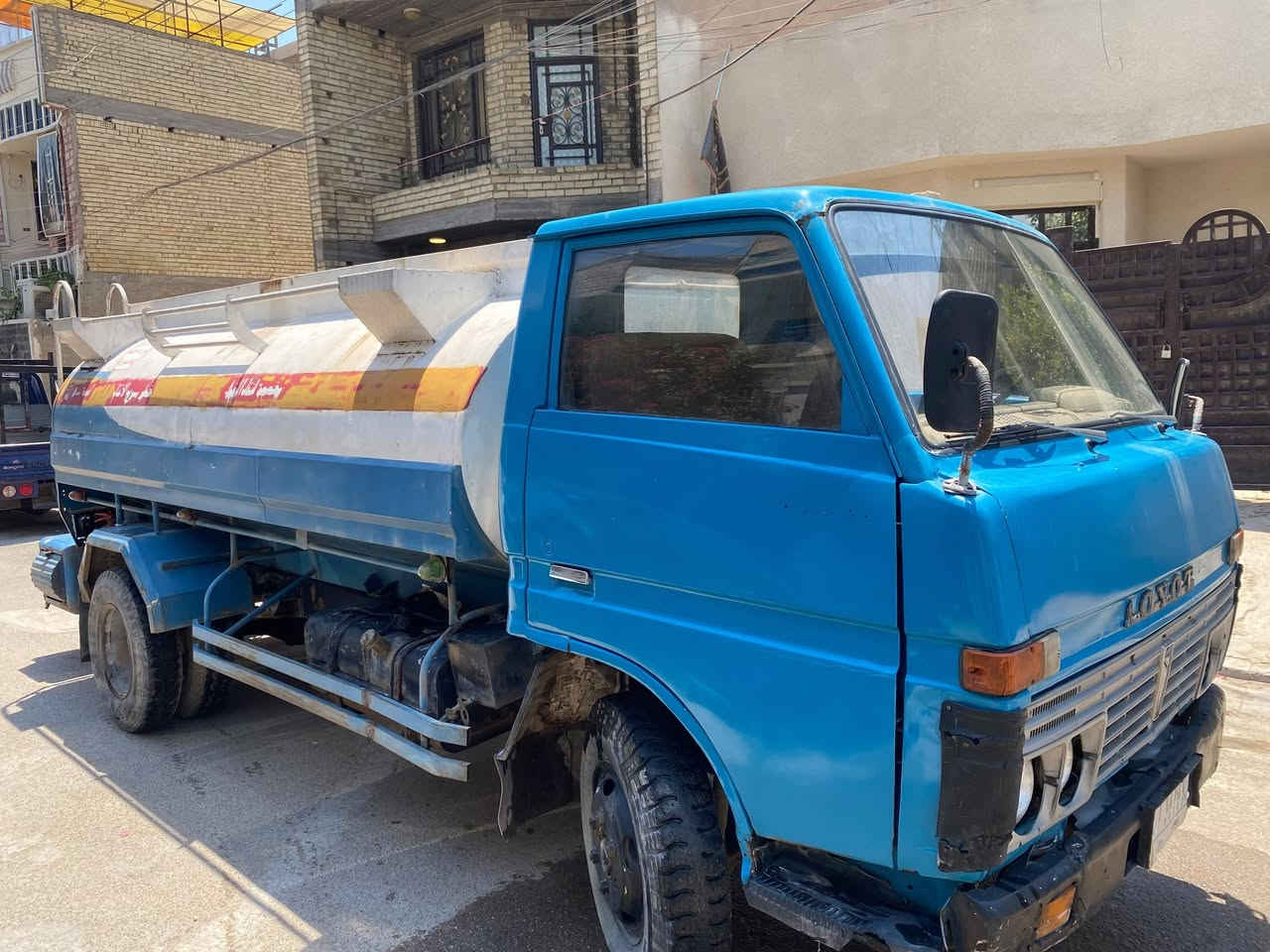 سيار دانيه 80 5000لتر سياره جاهز
رقم بغداد شرط التحويل 
 مكان سياره موصل صلاح الزراعي توصل عل رقم
***********

