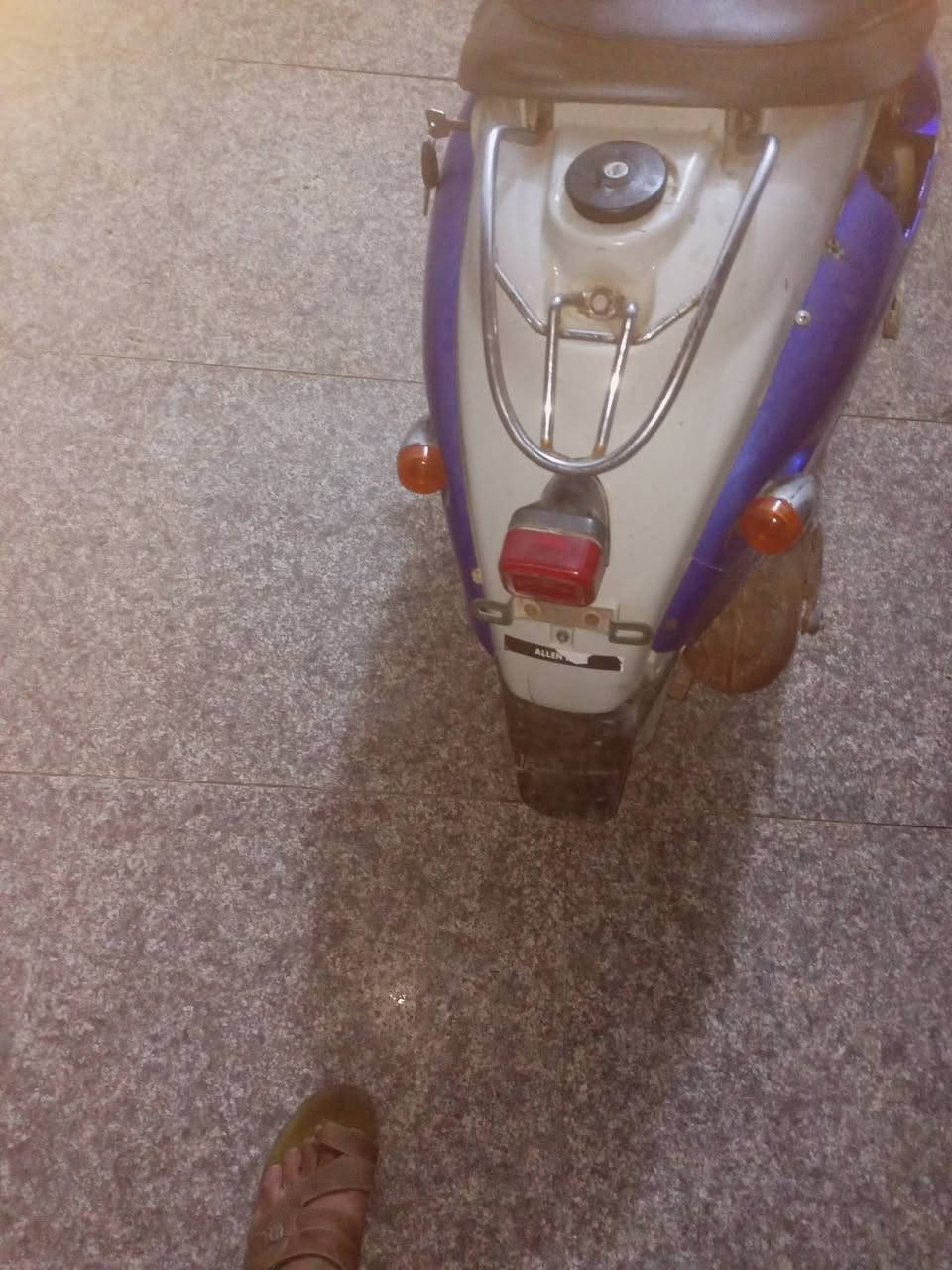 مصر يه البيع شلع ومشي كله شغاله نقص بس باتري مابيه كهربائيات كله شغاله 225 وبيه مجال ***********

