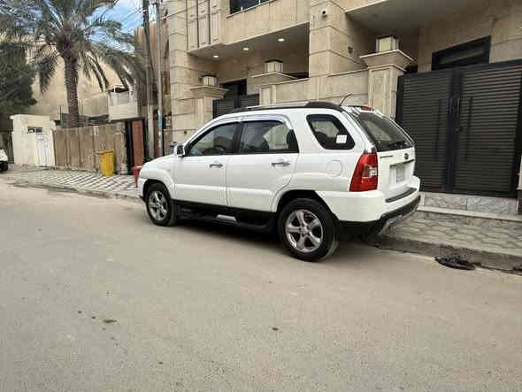 سبورتج ٢٠٠٩ كفاله عامه من الصبغ والتبديل والبارد سياره جديده جدا 
رقم بغداد باسم الحجي فول مواصفات 
فتحه  داخل جلد  مكينه ٤ سلندر ٢٠٠٠ 
تخم تاير جديد قبل ايام شديته
السعر ١٣٢ $ بيها مجال بسيط 
مكاني بغداد 
***********  غير متواجد ع الفيس
