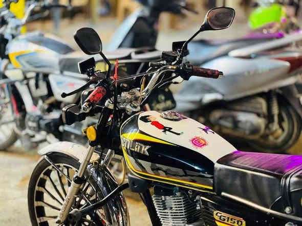 سلام عليكم للبيع موديل 24 محدث 25 محرك 150 منفيس الاصلي  بلادي ما متعوبه سعر 750 بيها مجال للشراي رقم الهاتف ***********
