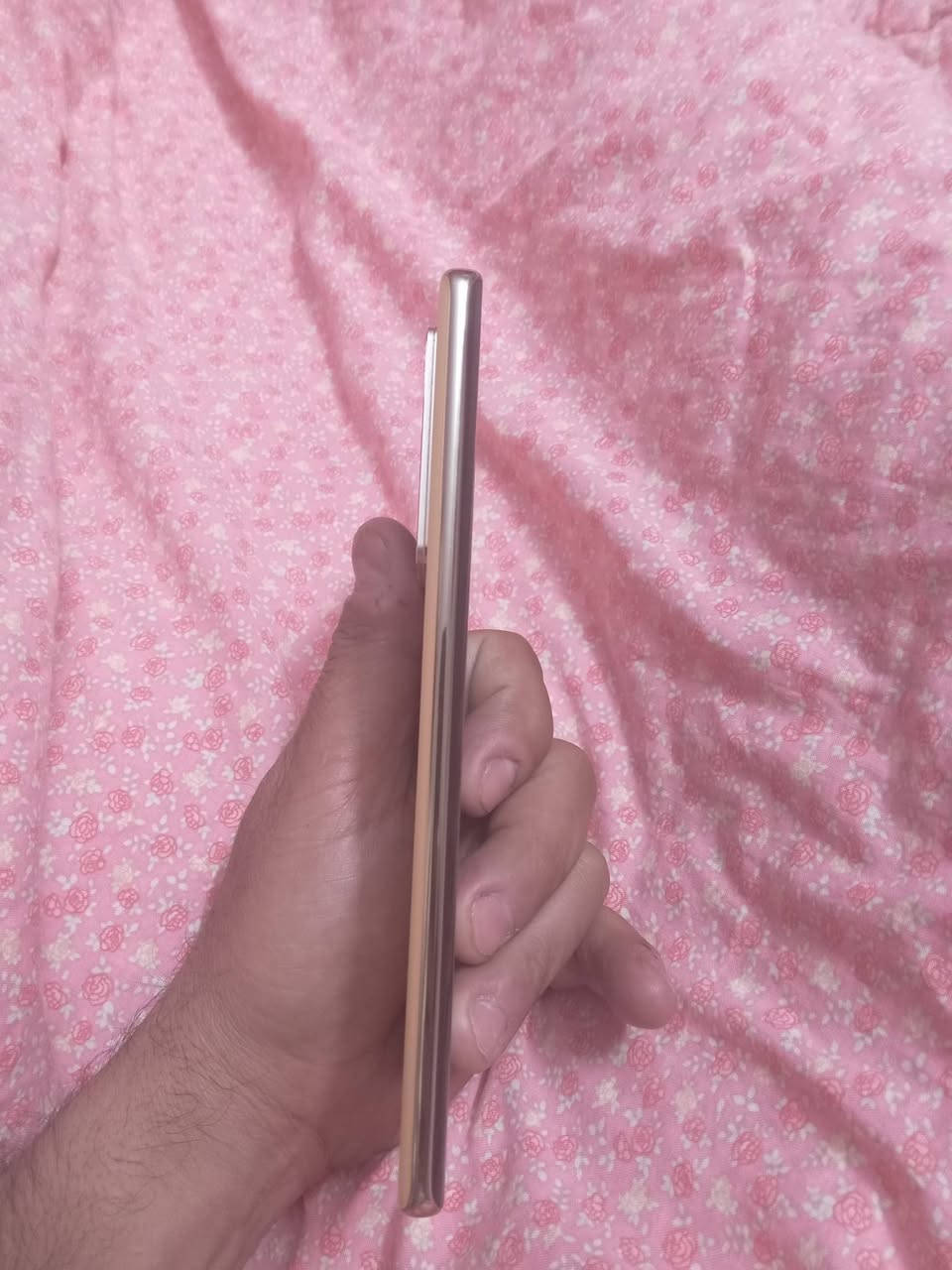 السلام وعليكم نفنكس نوت ٤٠ برو ذاكره ٢٥٦ جهاز اخو الجديد بدون غراظ رام داخلي ١٢ السعر ٢٠٠ قفل مكان الامين الثانيه ***********
