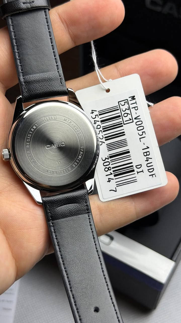 CASIO 
اصلي وكالة كاملة المرفقات 
ضمان سنة 
رقم الموديل MTP-V005L-1B
سير جلد طبيعي 
اميال لامينوس فسفوري 
ستانلس ستيل  
مقاومة للماء 

35 الف على اول تم


**إذا كنت صاحب هذا الإعلان وتريد حذفه لأي سبب، رجاءا أرسل رسالة إلى الدعم الفني**