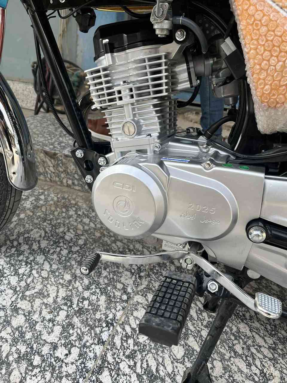 تايكر ٢٠٢٥ اصلي سولنك مو تقليد
قبل ٤ ايام منزله من المعرض كفاله عامه سويجين مري و ورقه كورتونيه ماشيه ٣٠٠ بعده بدهن السحك 
سعر ٨٥٠ وبيه مجال 
مكان بعقوبه الوثبه 
***********
