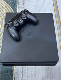 بلي 4 مهكر نضيف جداً ما مفتوح ذاكرته 500 ويا يدات ثنين وحده اصليه وثان...