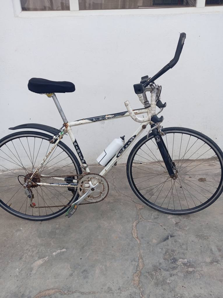 بايسكل سباق للبيع حجم 27  جاهز السعر 55 عنوان كركوك روناكي سايدين الرقم *********** كركوك, العراق
