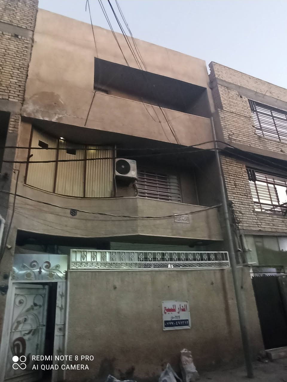 الحبيبيه. قرب. مستشفي  الولاده ژراعي  3 طوابق علي. فرعين الطابق  الاول. استقبال ومطبخ   وحمام وصاله كبيره ومنور خلفي  الطابق.  الثاني.  غرفتين.  وحمام وصاله وبلكونات. 2
الطابق الثالث  غرفه. وحمام وصاله بلكونه. وسطح  
 ومستعجل علي. البيع السعر.   185
***********
