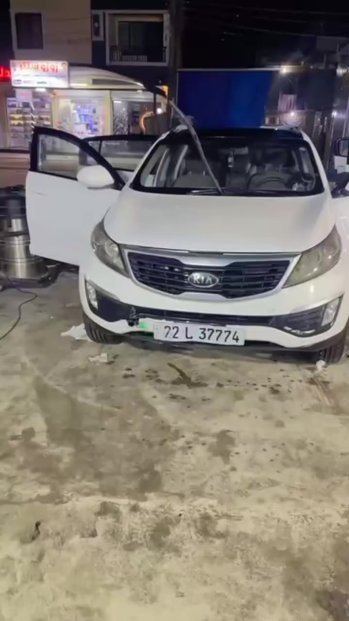 نقد وترهم قصد حسب الاتفاق 

سبورتج 2011خليجي مكفول من الصبغ ولضربة 
بيهة بارد قليل اثر رصعات 
محرك 2000دوش كير محرك كشر مكفول شرط التحويل 
السعرالنقد  135 مجال حك الجية 

***********
