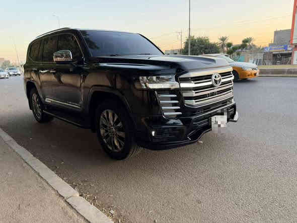 السلام عليكم لاندكروز موديل 2023 ساز لمتدد تطبيق ماشيه  72 الف مغلفه السياره ومكفوله كفاله عامه  المكان بغداد السعر 71
للاستفسار ***********
