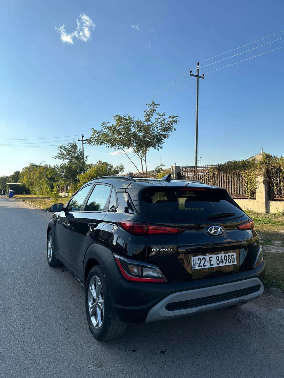 السلام عليكم 
للبيع هونداي كونا 2022 
فول مواصفات
سلايد 
بصمة 
تشغيل عن بعد
لد امامي
هيترات بالكشن
هيتر بالدركة
مكينة 2000 دوش
السيارة كلين تايتل حادثهة كسر بالشباك
السعر 15900 يعني 159 وبيها مجال
للاستفسار ***********
مكاني بغداد حي الجامعة
