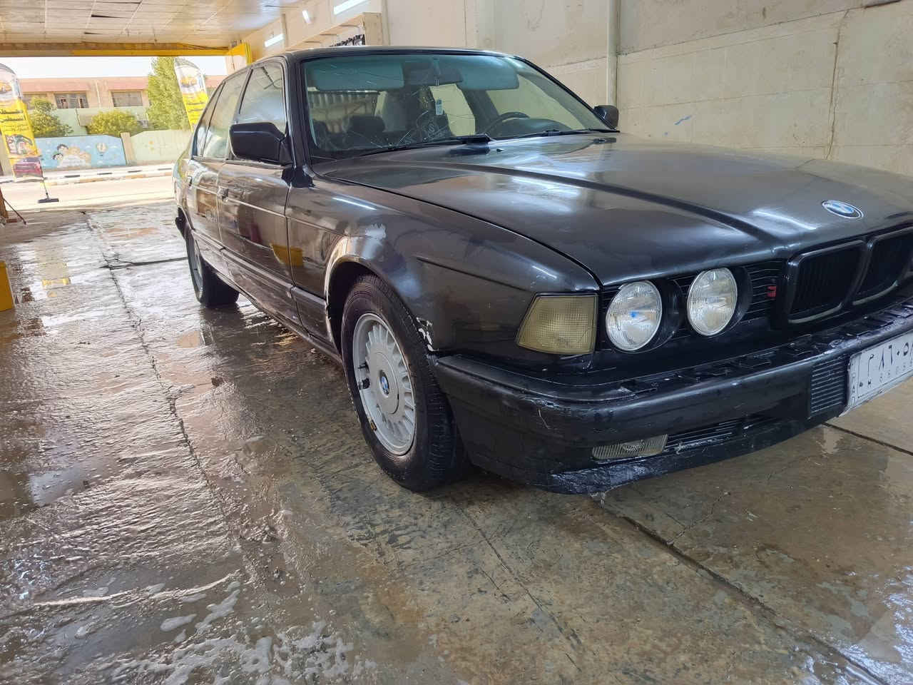 سلام عليكم للبيع او مراوس BMW 735 رقم بغداد مكينه وكير نضاف تبريد قطعتين  شغال دبل جام دبل جكمجه لون اسود جارد القماره وبنيد وجنطه بجم عريض سلايت عاطل سنويه ضايعه بيه كتاب محكمه ومرور تخم تاير جديد باتري جديد حداديه 100/50 كشنات جلد اسود كهربائي حتى تتدفه بيهن سعره 40 وبيه مجال موجوده بالنجف ناحيه الحيره حتى مراوس ميخالف رقم الموبايل ***********
