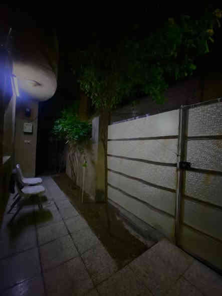 السلام عليكم
 دار للبيع  زراعي سند ٢٥ بناء ٢٠١٤ 
الموقع ٧ ابكار الزراعي المقابيل مركز شرطة 
صليخ
محلة ٣٤٠
زقاق ٥٦
دار ٥٨ 
منطقة مبلطة كاملة مكملة 
المساحة ٩٠ متر واقع حال ١١٥ متر 
 مع حديقة ٢٥ متر
واجهة ٩ نزال ١٠ 
عرض شارع ٣ متر الشارع مفتوح من جهتين 
يحتوي على  ٣ غرف نوم + ٣ حمام+مطبخ +صالة 
كل غرفة ٤*٥ 
للاستفسار ***********
السعر ٢٠٠ مليون
