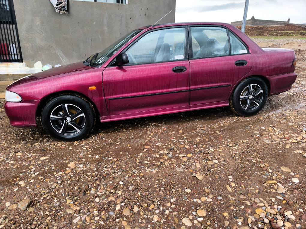 لانسر ١٩٩٥ 
گێر توماتیك
جام کارەبایی
ئاوێنە کارەبایی
سلاید
گێر و مەکینە بەشەرت
عام بەخ بو جوانی
تحویل بەشەرت
سەنەوی بەسەرچووە
سعر ٤٠ ورقە قفل
گورینەوەش دەکەم لەگەل شتێك بەدلم بێت
***********
ئاکرێ اكر, نينوى
