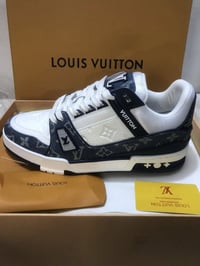 لويس فيتون • برادا • إكسسوارات