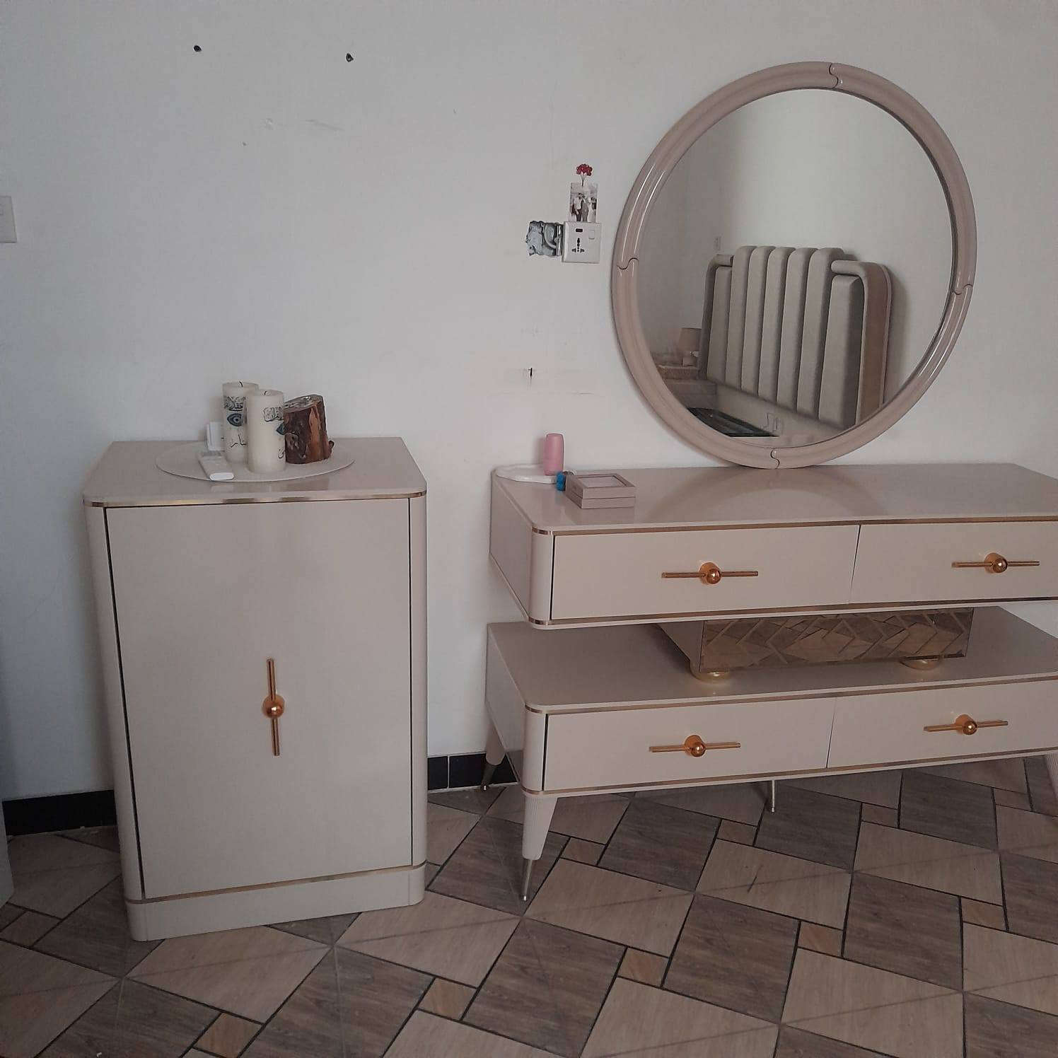 #غرفه نوم للبيع 
#غرفه مستعمله شي بسيط 
#سعرها مليون و250 الف قفل 
#مكلف #بالنشر 
للاستفسار الاتصال على الارقام التاليه
***********
*********** #واتساب
