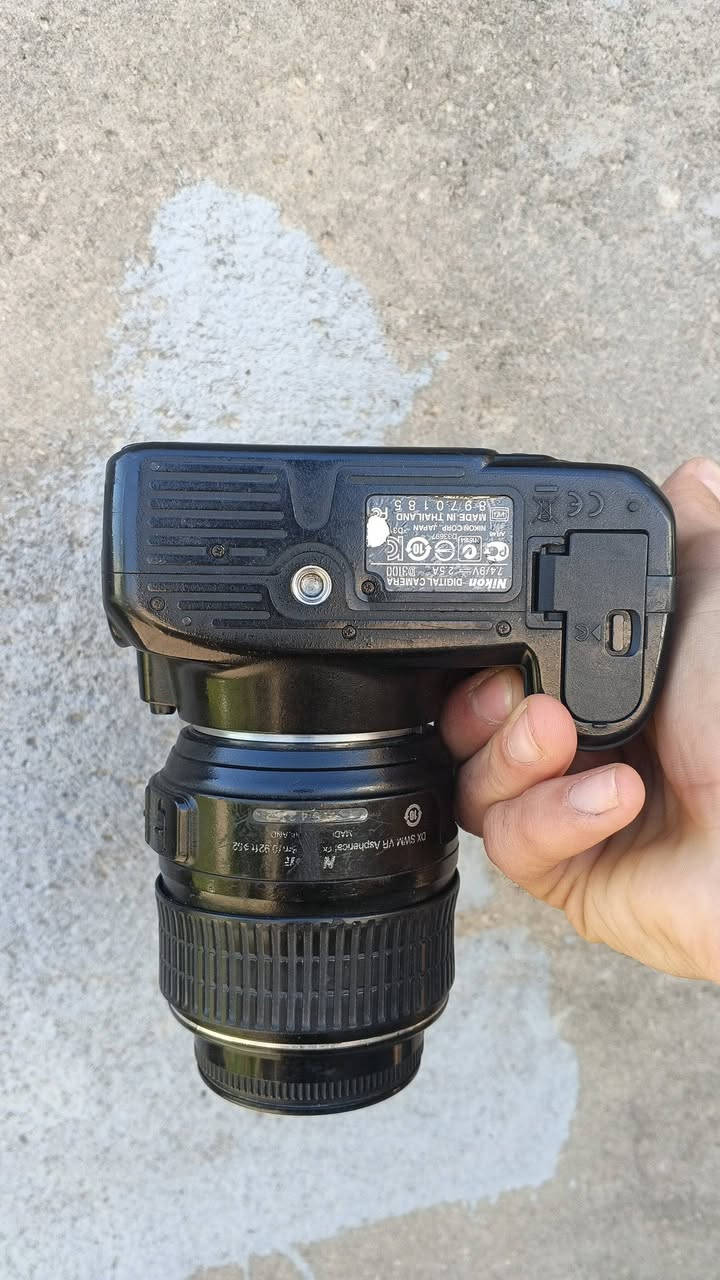 كامره نيكون D3100
السعر جدا رخيص✅
سعرهاا :  150الف
عدسه 18-55
شاحنه 
وتحويل الصور من الكامراا للحاسبه
بطاريه 1
رام 64
***********
مكاني بغداد المحمودية ناحية الرشيد
