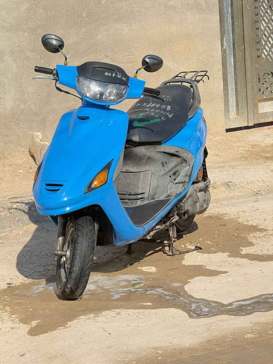 السلام عليكم دراجه فراشه فحل مال حاويه مكينه ما مفتوحه كهربائية كل شغاله شلعه معدل قويه السعر  575وبيه مجال ***********
