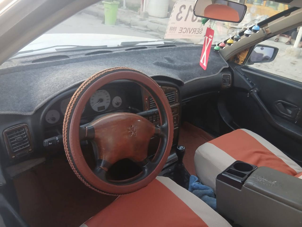 السلام عليكم بيجو بارص مودايل 2011مكينه وكير وداديه خير من الله سنويه مامنتهيه غرامات مصفره هيه عل مشتري السعر 16وبيه مجال قليل المكان الناصريه الفضليه لتصال ***********
