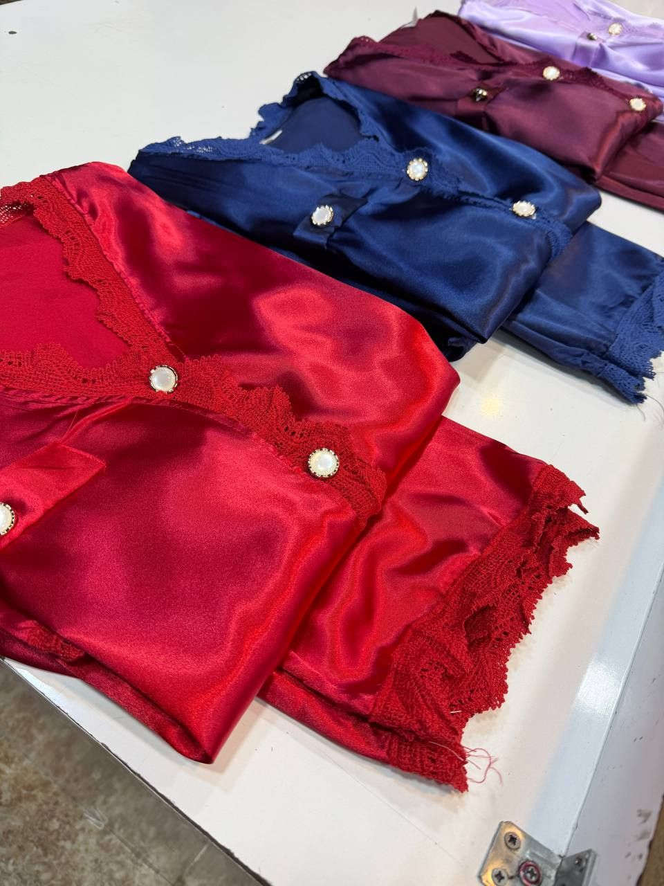 قماش ستن
L.XL.XXL.3XL
مشكل الوان الدرزن


**إذا كنت صاحب هذا الإعلان وتريد حذفه لأي سبب، رجاءا أرسل رسالة إلى الدعم الفني**