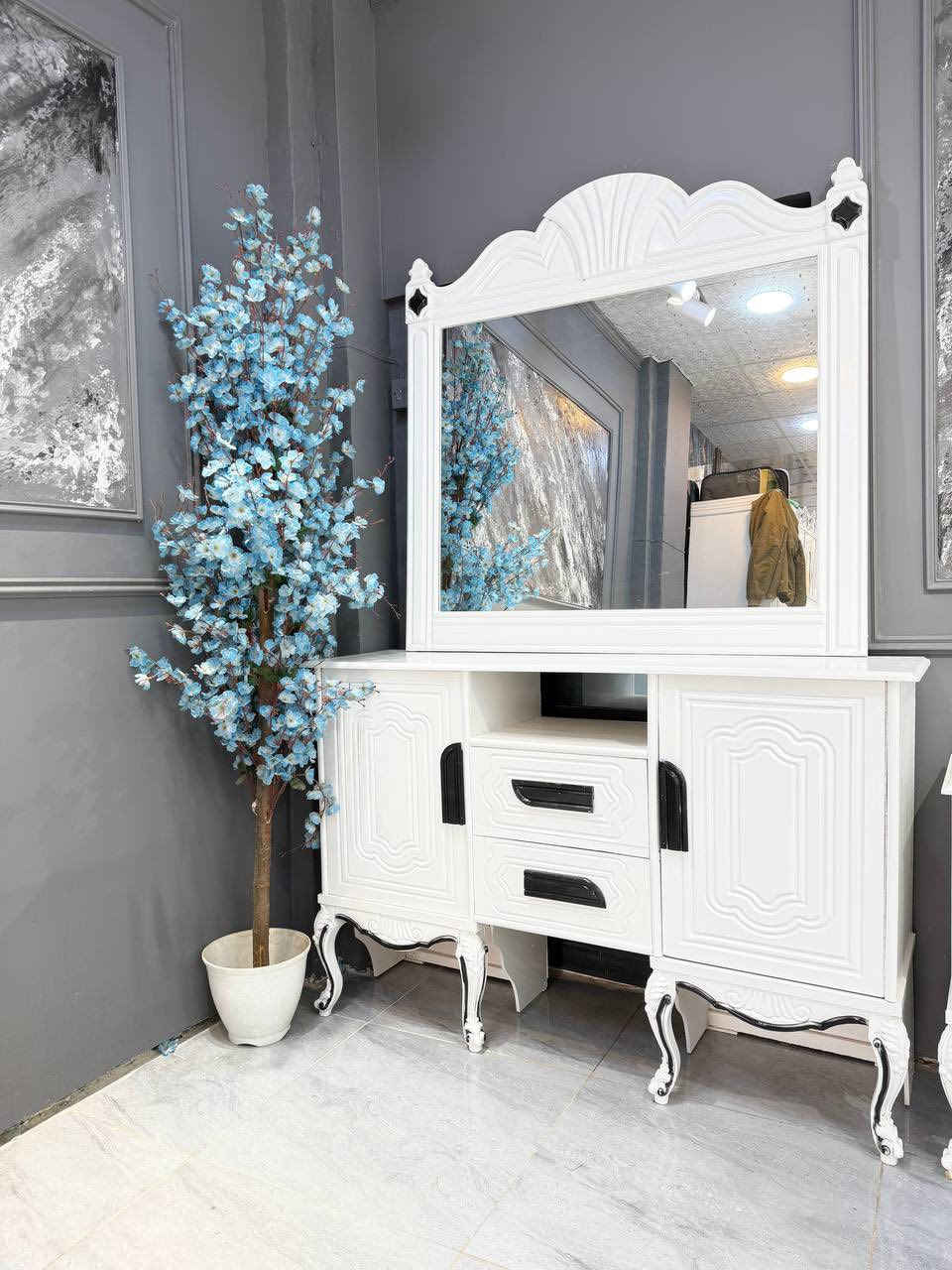 ٩٧٥
السعر // 975

🔅تفاصيل الغرفة المرمري  ....

خارج ٤ملم ام دي اف 🔺
وداخل معاكس ٣ملم 
صبغ حراري  درجة اولى 

عدد القطع  ٧ قطع 😍
🔺1 //جرباية  قياس  ١٦٠ × ٢٠٠ 
🔺//ميز جانبي ايسر قياس ٥٠
🔺2// وميز  جانبي  قياس ٥٠
🔺3// زاوية ارتفاع مترين عرض ٨٠
🔺4// وميز بلازمه  
🔺5//وميز مراية ارتفاع مترين عرض ١٢٠
🔺6// وكنتور ٦ باب  ارتفاع مترين و١٥ طول ٣ متر و١٥

القطعه الثامنة حسب الطلب شازلون
سعرها ٥٠ الف ❤️

(توصيل مجاني مركز بغداد )
التوصيل يشمل الشد مجاني 🔥
(اطراف ٥٠)
باقي المحافضات حسب البعد
شازلون سعرها ٥٠ الف
شازلون مخزن ٧٥


**إذا كنت صاحب هذا الإعلان وتريد حذفه لأي سبب، رجاءا أرسل رسالة إلى الدعم الفني**