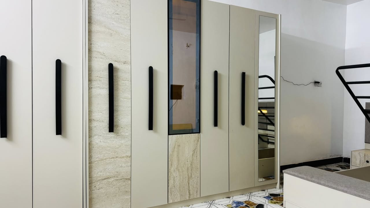 غرفة نوم تركيه 10 قطع مامستخدمه أبـد 
جديدة النظافة 100‎%‎ صارلها يومين مشتريها 
السعر 750 الف


**إذا كنت صاحب هذا الإعلان وتريد حذفه لأي سبب، رجاءا أرسل رسالة إلى الدعم الفني**