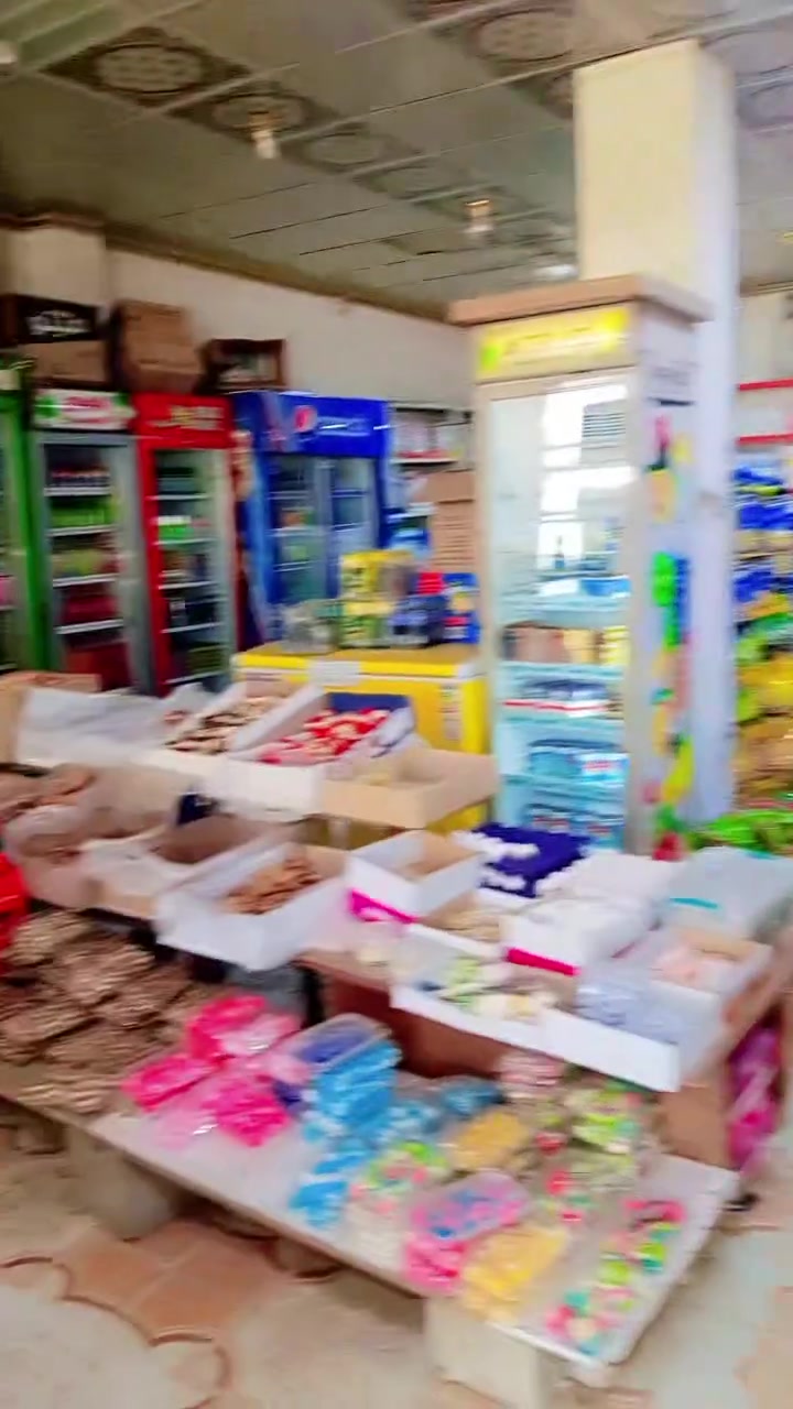 دار للببع تجاري مساحه400م الدار مساحه200م اسواق ع شارع رئيسي وشقه البيت زنجيل ع شارعين ومحل وشقه ع شارع الثاني الموقع الانواء شارع رئيسي الاستفسار الاتصال بلرقم***********
