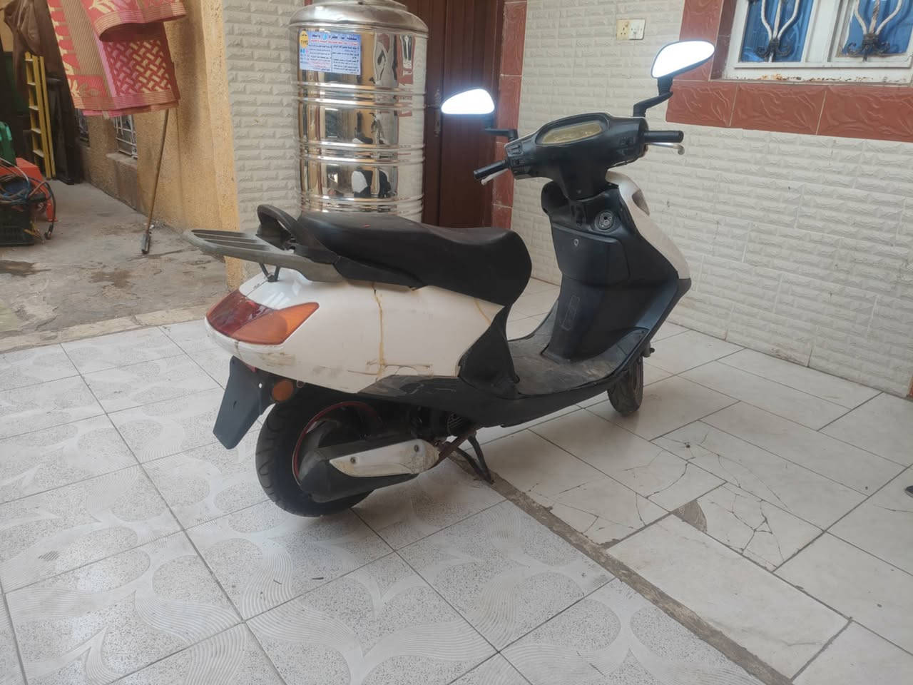 السلام عليكم سبيسي ماليزي دراجة شغاله  نكره سلف هندر كهربايات كله شغاله مكلف بلنشر ***********
