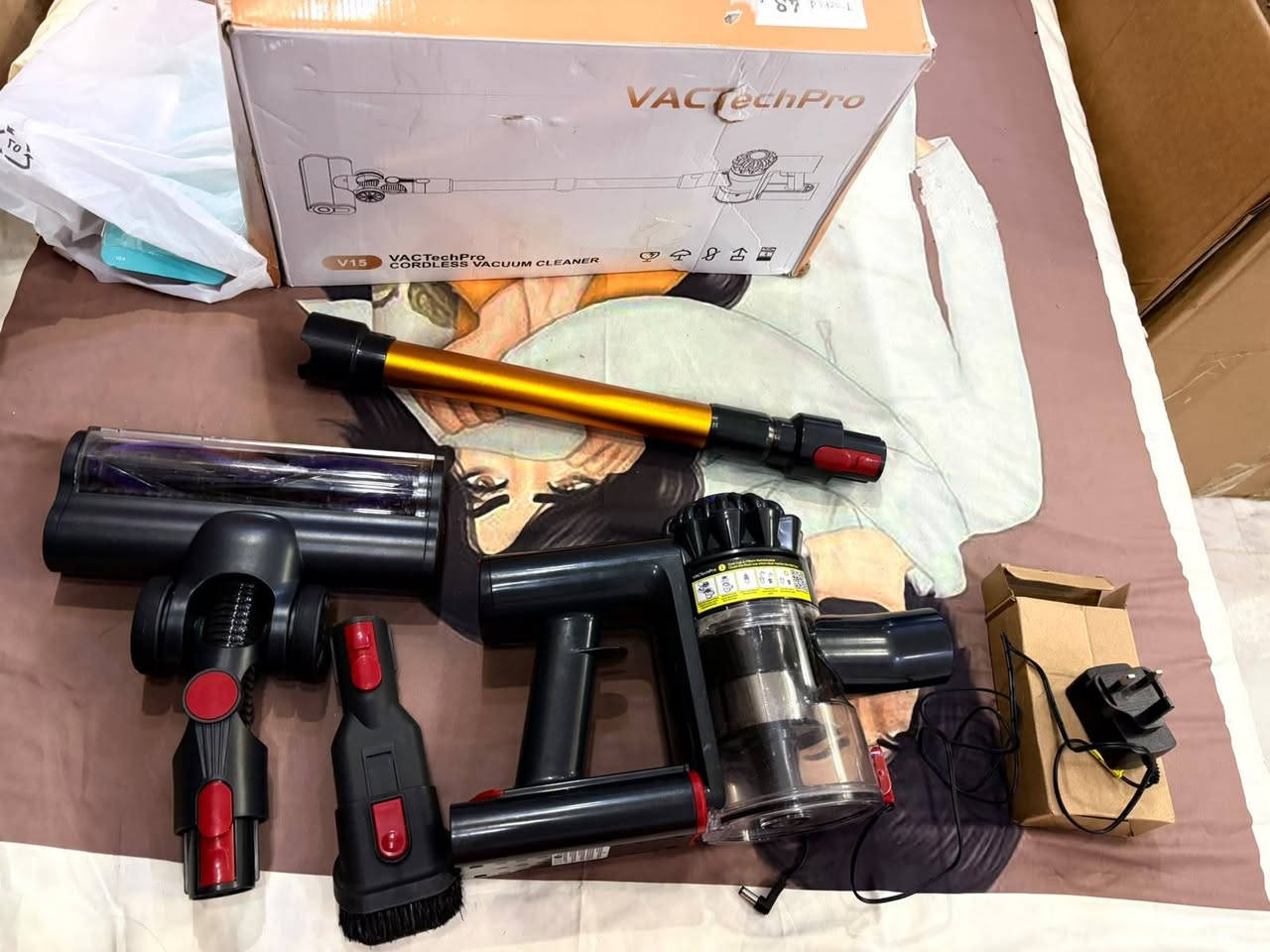 مكنسة كهربائية لاسلكية  شحن من طراز VactechPro V15 تتميز بقوة شفط تصل إلى 55KPA ومحرك بقوة 650 واط.تتضمن الحزمة بطارية ذكية تدعم الذكاء الاصطناعي وتعمل لمدة تصل إلى 70 دقيقة بشحنة واحدة.تأتي المكنسة  ومجموعة متنوعة من الملحقات لتنظيف السجاد والأرضيات الصلبة.


**إذا كنت صاحب هذا الإعلان وتريد حذفه لأي سبب، رجاءا أرسل رسالة إلى الدعم الفني**