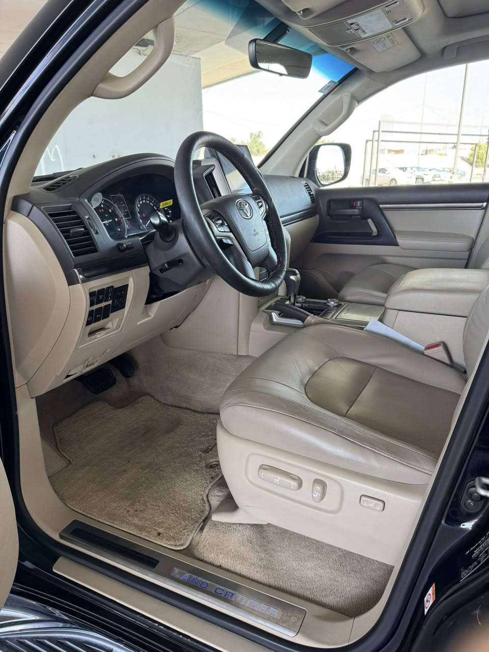 ياالله من رخصه الادمن تويتا لاندكروز موديل2019 ساز اصل محرك 4000الف جلد اصلي كراسي كهرباء فتحه صقف دبل ماوس شاحن واير 3شاشات ثلاجه تبريد شاشه ماشيه 127الف تخم تاير جديد سياره نظيفه كلش مواصفات الساز المعروفه سياره بيه ملاحظه شوفه بالسوناربيه صبغ بالجاملغ الخلفي بدون دواخل اثر شخوط فقط سعر المطلوب (485)ورقه وبيه مجال شيء بصيط واسياره بأسمي شخصياا مكان سياره بغداد السيديه وهذا رقمي *********** اخوكم سيف
