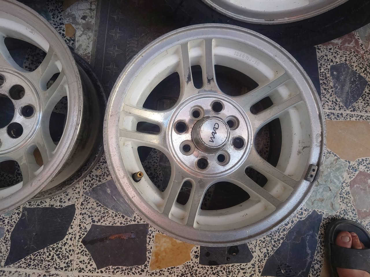 ويل كب رياضي حجم 13 نظيف بدون تصليح ولا عواج 4براغي سعر 100 مكاني بغداد ***********
