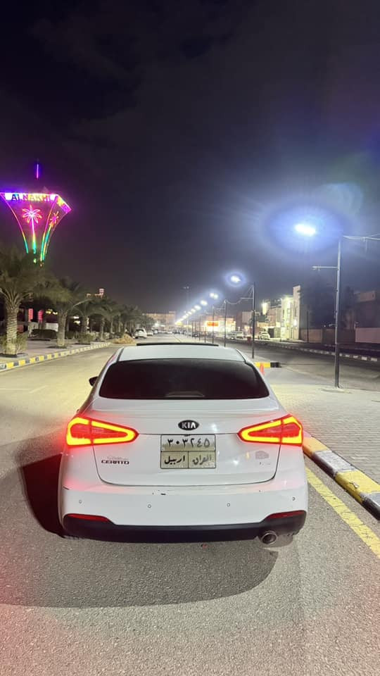 كيا سيراتو موديل 2013 شكل 2014 (Vip) خليجي 
فول مواصفات 
 مكينه 1600 دوش  sport
 
بصمة تشغيل وابواب وصندوق
سلايد روف
تبريد قطعتين امامي خلفي 
كشنات جلدكشن السايق كهرباء 
كشن الاماميه السائق تدفئه تبريد 
كشن الصدر تدفئه
خزن وضعيات كشن السائق
شفتات sport بل ستيرن
تحكم ستيرن فول 
ستيرن متعدد الوضعيات 
ثلاث وضعيات
للقياده[Eco+normal+sport]
خمسه ويل كب 
10ايرباك دشبول وتكم 
لايت زنون امامي 
لد امامي نهاري 
لد خلفي حساس امامي 
حساس خلفي 
كاميرا خلفيه 
(رادار خلفي ) تنبيه عند الرجوع للخلف
نظام الثبات الالكتروني(مانع الانزلاق )EBD+ABS
 نضام ترحيب عند لاقتراب من السياره 
شاشه لكشف العطلات والتحكم بميزات السياره 
شاشه لمس 
منفذ USB+AUX+IPOD

مثبت سرعه Cruise control
بلوتوث  
تبريد ثلج منفصل (دبل فريز ) DUAl
سبايدر خلفي +نيكل يدات +نيكل
جام اشارة مري مري شفط تغلق تلقائي
السياره جاهزة من كلشي صدر اامامي محتاج شمعات فقط الخلفي جديد هوه والبوش والدبلات 
بيها بنيد صبغ فقط  واكعه علي طابوكه والفديو عندي قبل التصليح وباب السايق بيها ضربات خفيفه موضحه بلصور الباقي كفالة حته الدعاميات السعر ١٣٦ 
واتساب
***********

