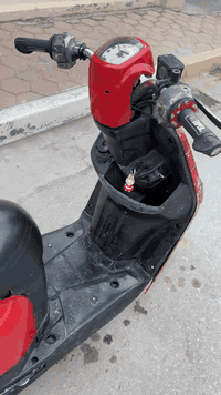 السلام عليكم دراجه بوليس . مكينه تخبل مقفوله ع80 دراجه تجي تفحصه ب ايدك كلش حلوه و نضيفه سلف رياضي لون ازرك الدراجه نقصهه تاير امامي الـسعر 700 و بيهه مجال حك جيتك المكان كربلاء حي النصر .. ***********
