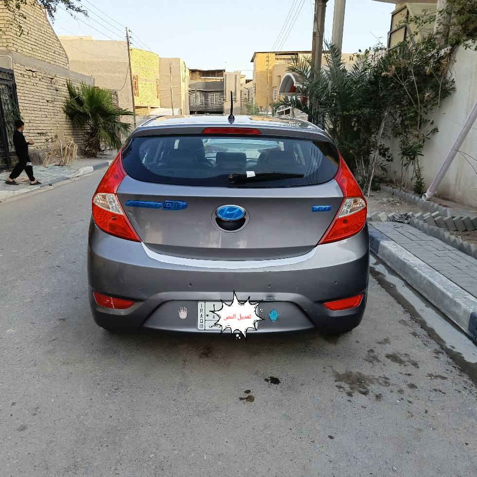 اكسنت مديل 2015 خليجي حره تحويل بصره مكفوله من ضربه وصبغ وتبديل لاكن يوجد ملاحضات بسيطه مثل شخط أو طخه  بسيطه السياره كلها على البلاد حداديه حلوه تبريد منظومه جديده تايرات جدد مابيه نقص مكينه وكير كفاله مواصفات نص فول تحكمات و كشنات جلد وبيهن تدفئه تبريد ومرايات شفط وحساسات وانظمه قياده السعر لأن محتاج 72 وبيه مجال الشراي يتصل رقمي *********** ورقمي الثاني *********** مكاني بصره ياسين خريبط سياره كفاله من الخياس ولجراد وشراي يتصل لأن ما متواجد على النت البصرة, العراق
