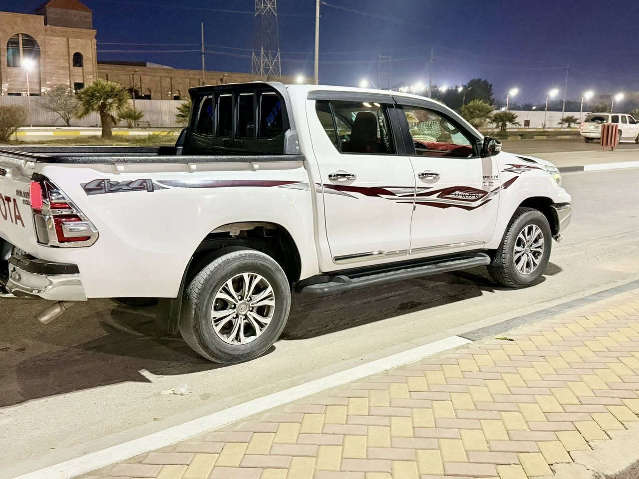 السلام عليكم هايلوكس فور ويل كاز سعودي موديل 2020 فول مواصفات مكفوله من كلشي   سعر 315   
 ‭0781 536 5045‬
