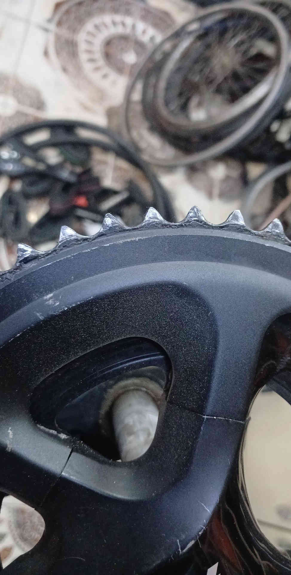 السلام عليكم كابتن 
متوفر سيت كروب شيمانو {105} {5800}
مجمع{52×36}[ضراع 172]
بدلات{11×2} 
كباتن السيت مستخدم نظافة 75%
السعر المطلوب{325الف}
العنوان البصره الجمهورية شارع المكاتب 
***********
***********
تحياتي للجميع أخوكم محمد المنصوري
