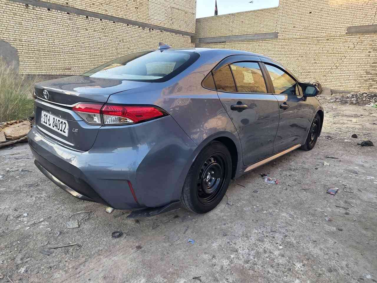 كورلا موديل ٢١ LE محرك 1800 سعر 138$ كير مكينه مكفوله حادث خفيف بالقفل مال جنطه الوره وصبغ فقط بكان الرقم الخلفي وبيه كم بارد خفيف لغد شواصي كفاله بسمي سياره 
صور الحادث مرفقه  بغداد شعله للاستفسار # ***********
